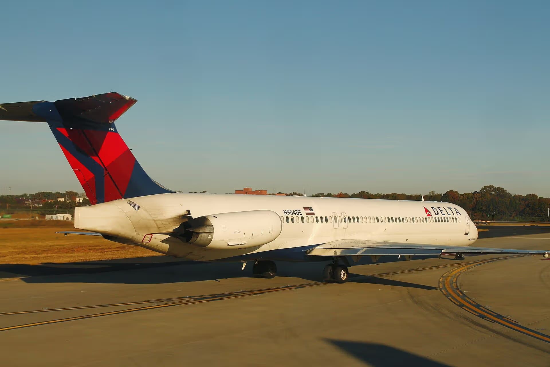 N904DE — Aircraft
