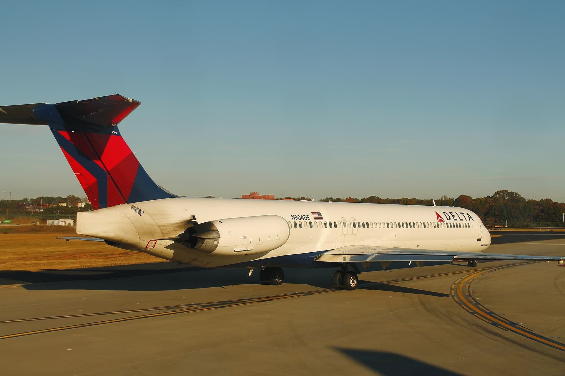 N904DE — Aircraft