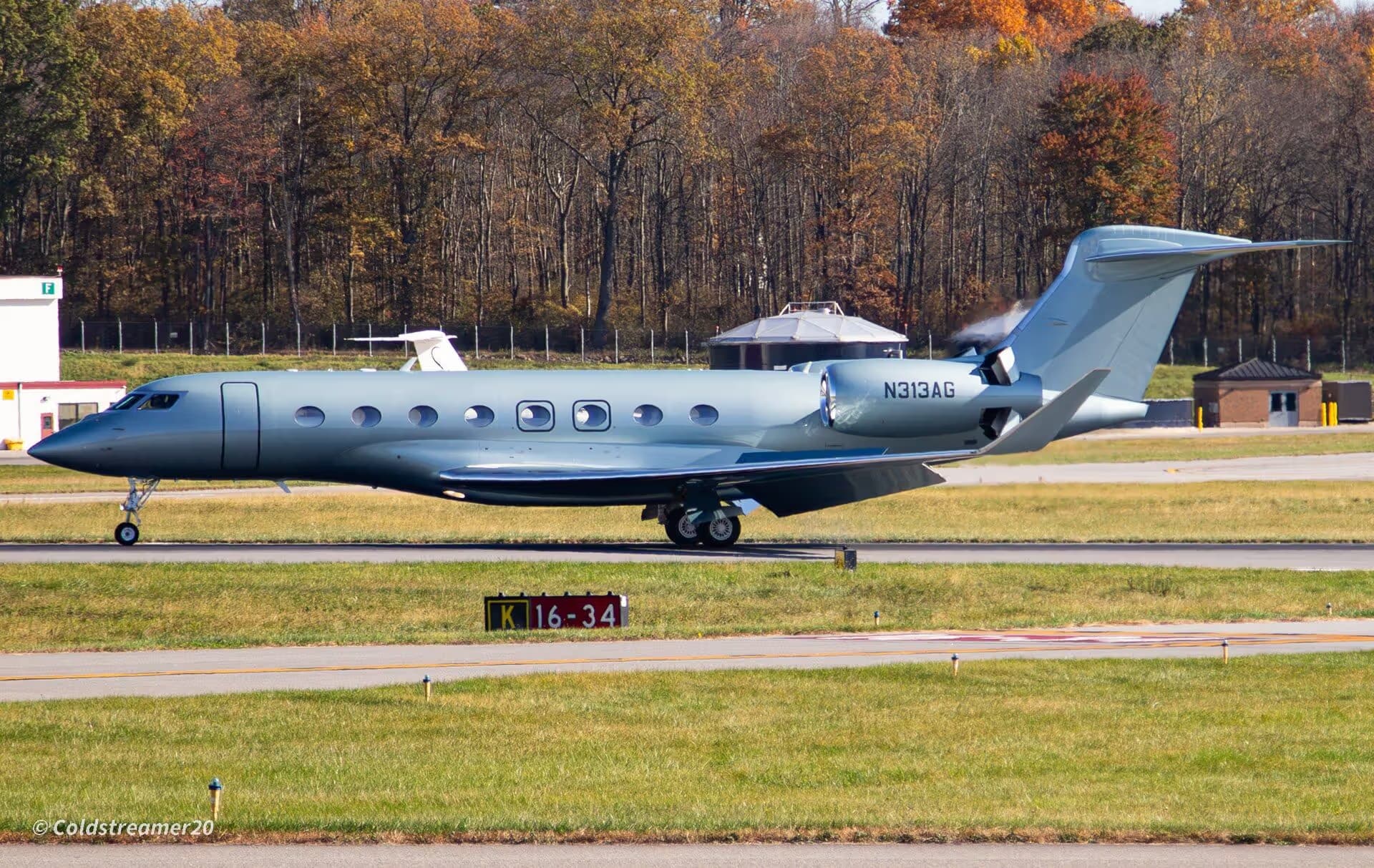 N313AG — Business jet