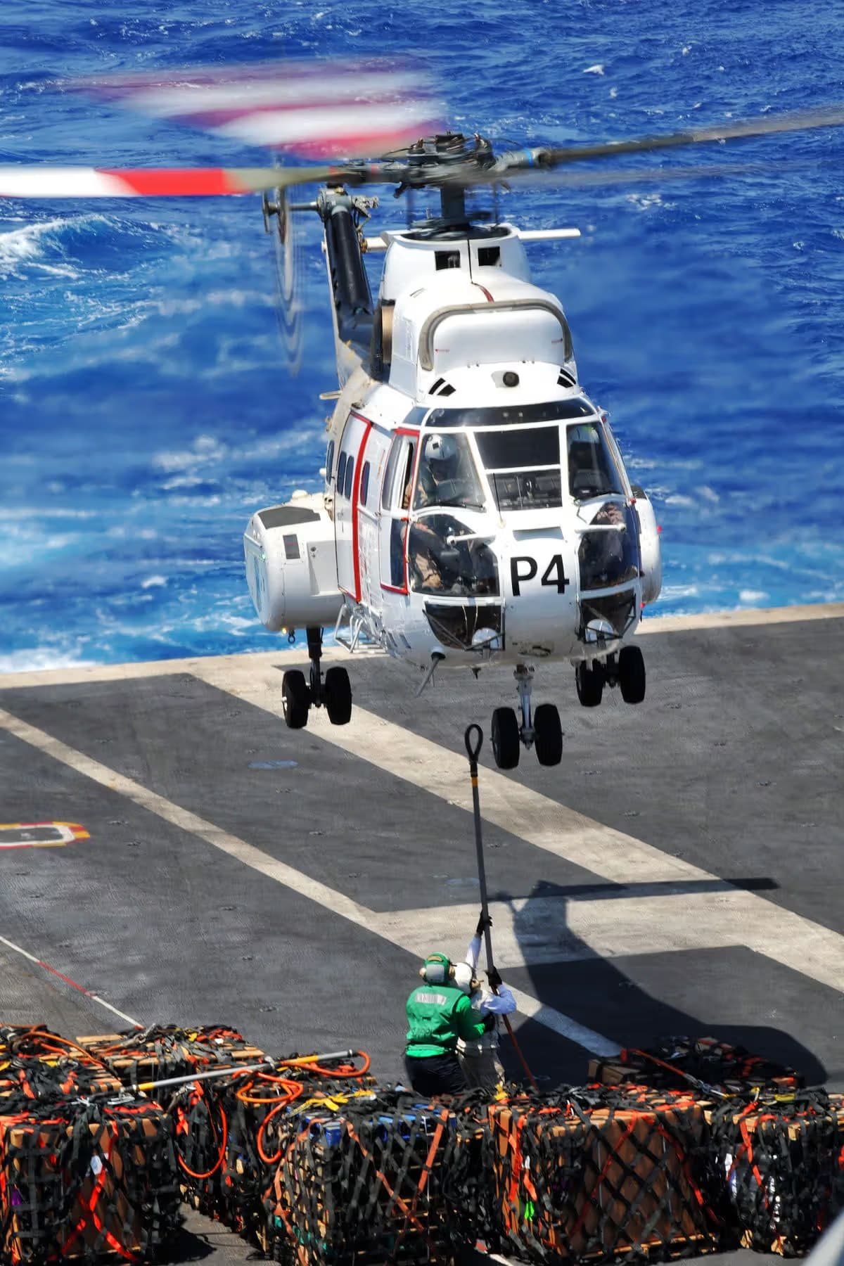 N330KW — Helicopter