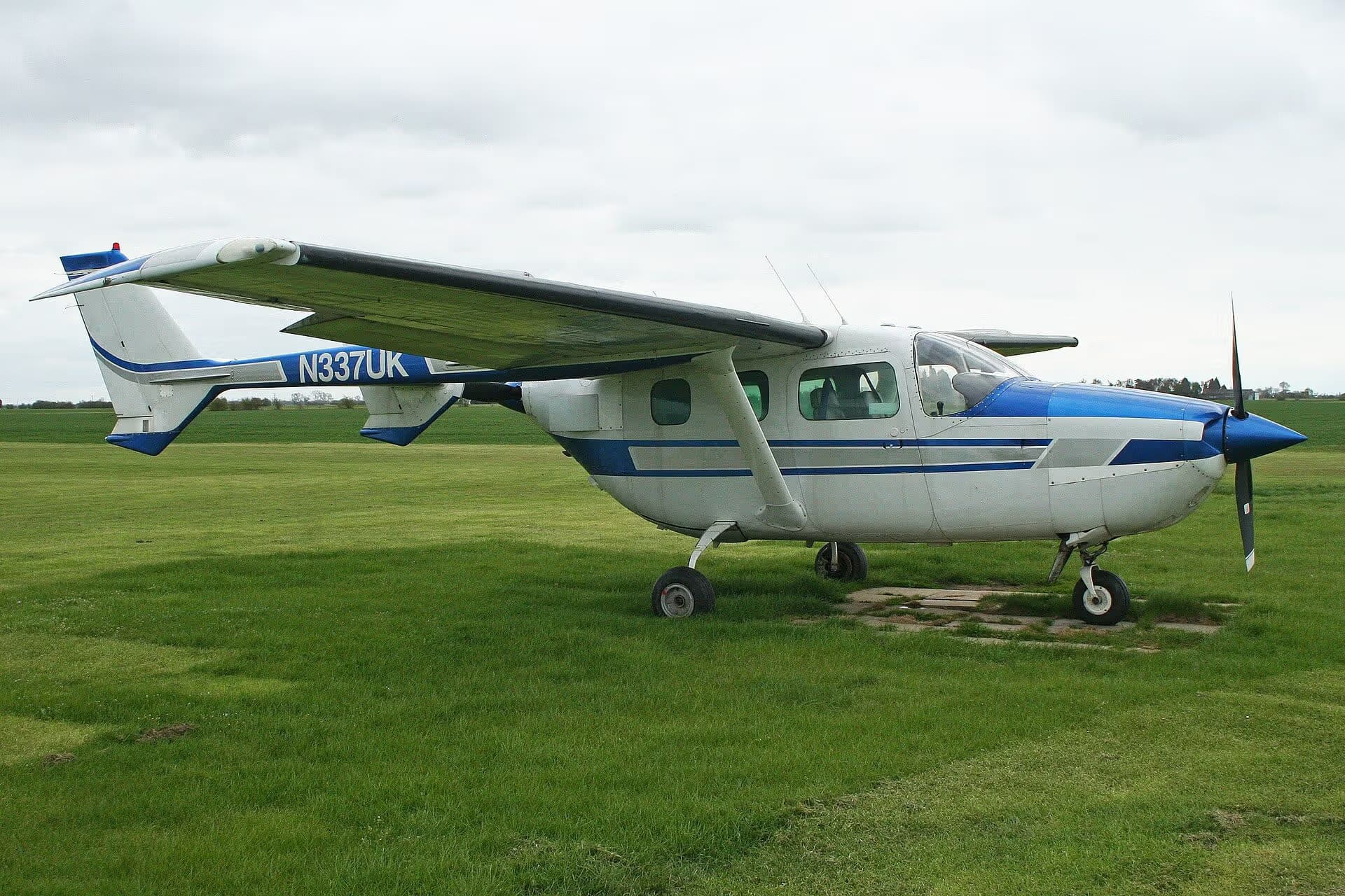 N337UK — Cessna