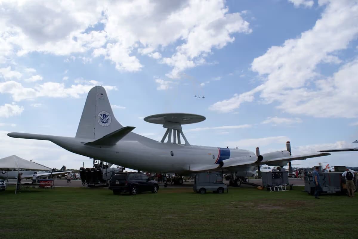 N147CS — Lockheed