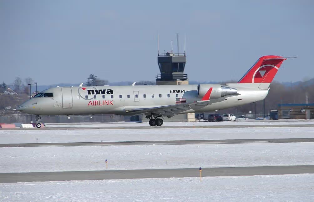 N835AY — Bombardier