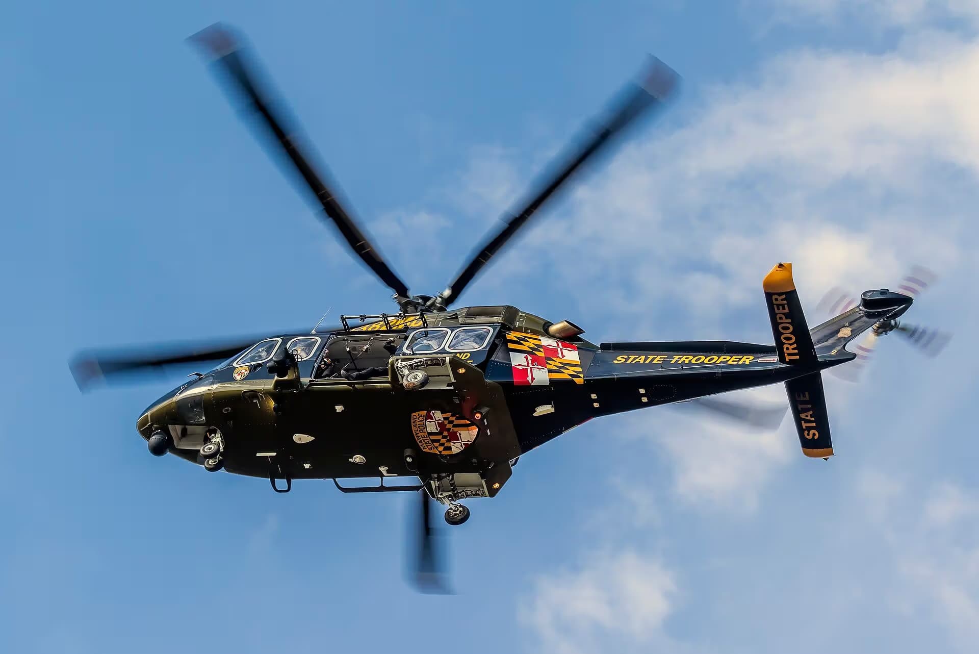 N382MD — Helicopter