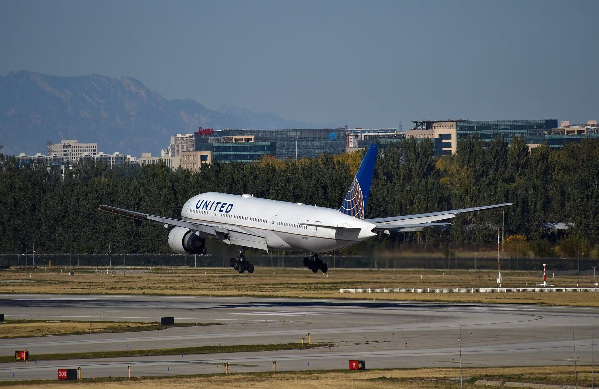 N77019 — Boeing