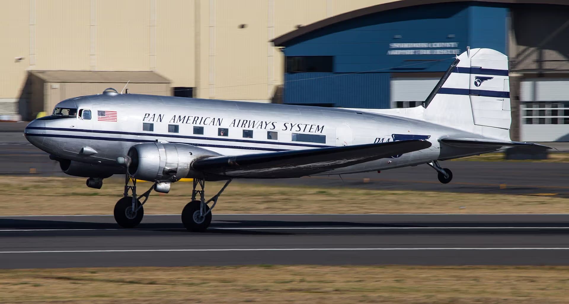 N877MG — Twin-engine aircraft