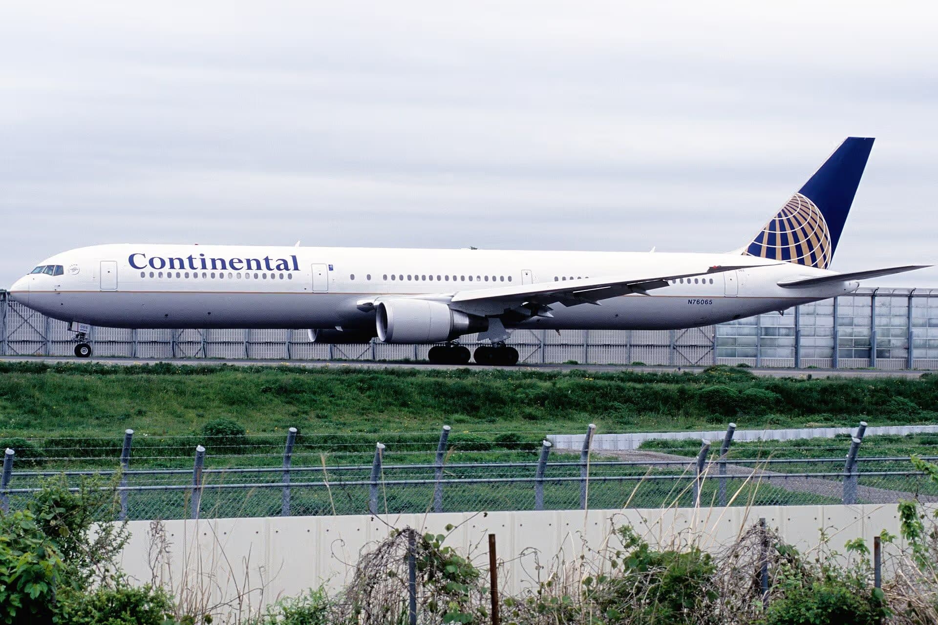 N76065 — Twin-engine aircraft
