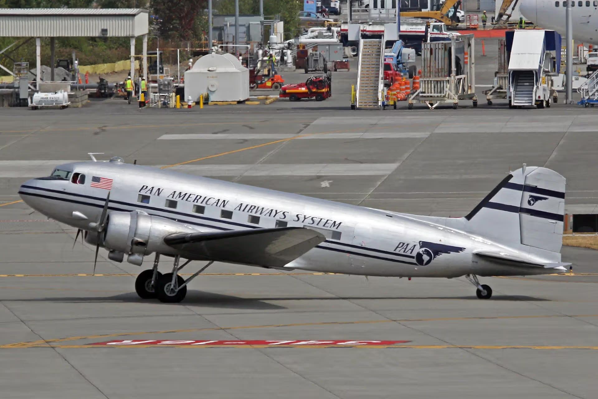 N877MG — Douglas