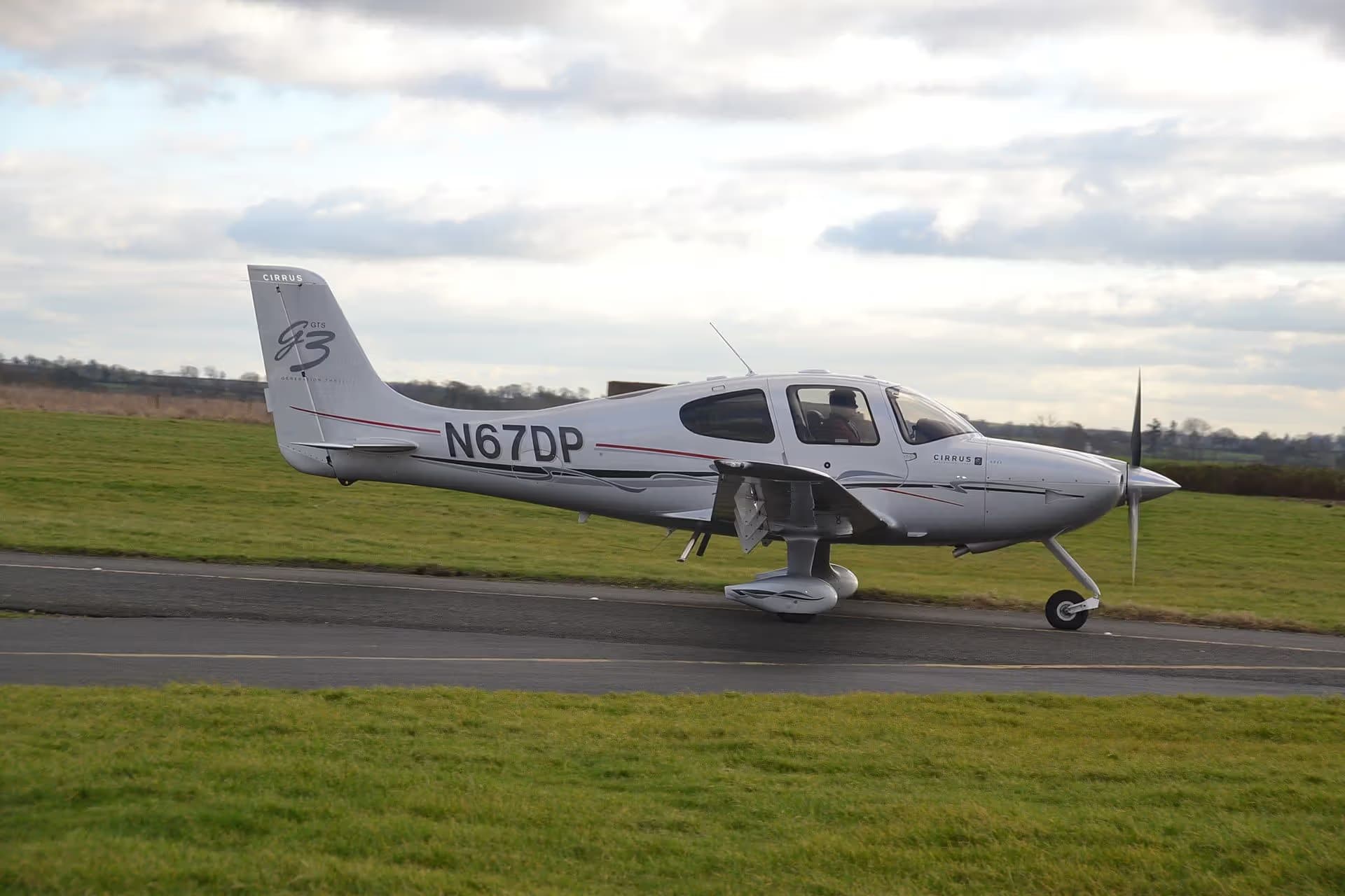 N67DP — Cirrus