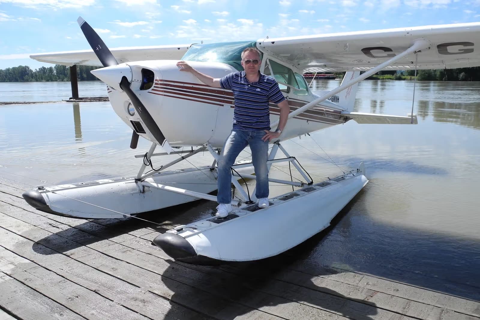 C-GKNH — Cessna