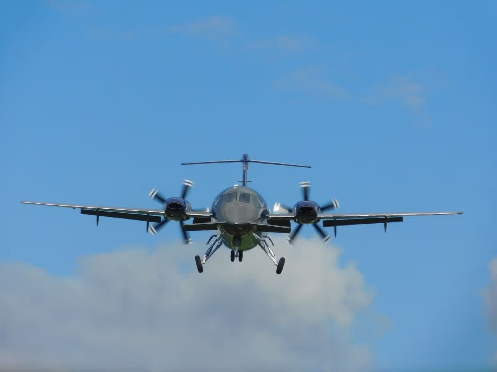 M-ETAI — Aircraft