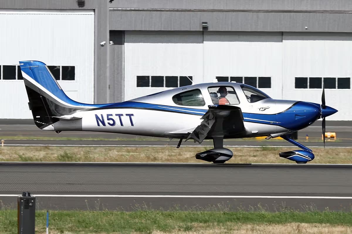 N5TT — Cirrus