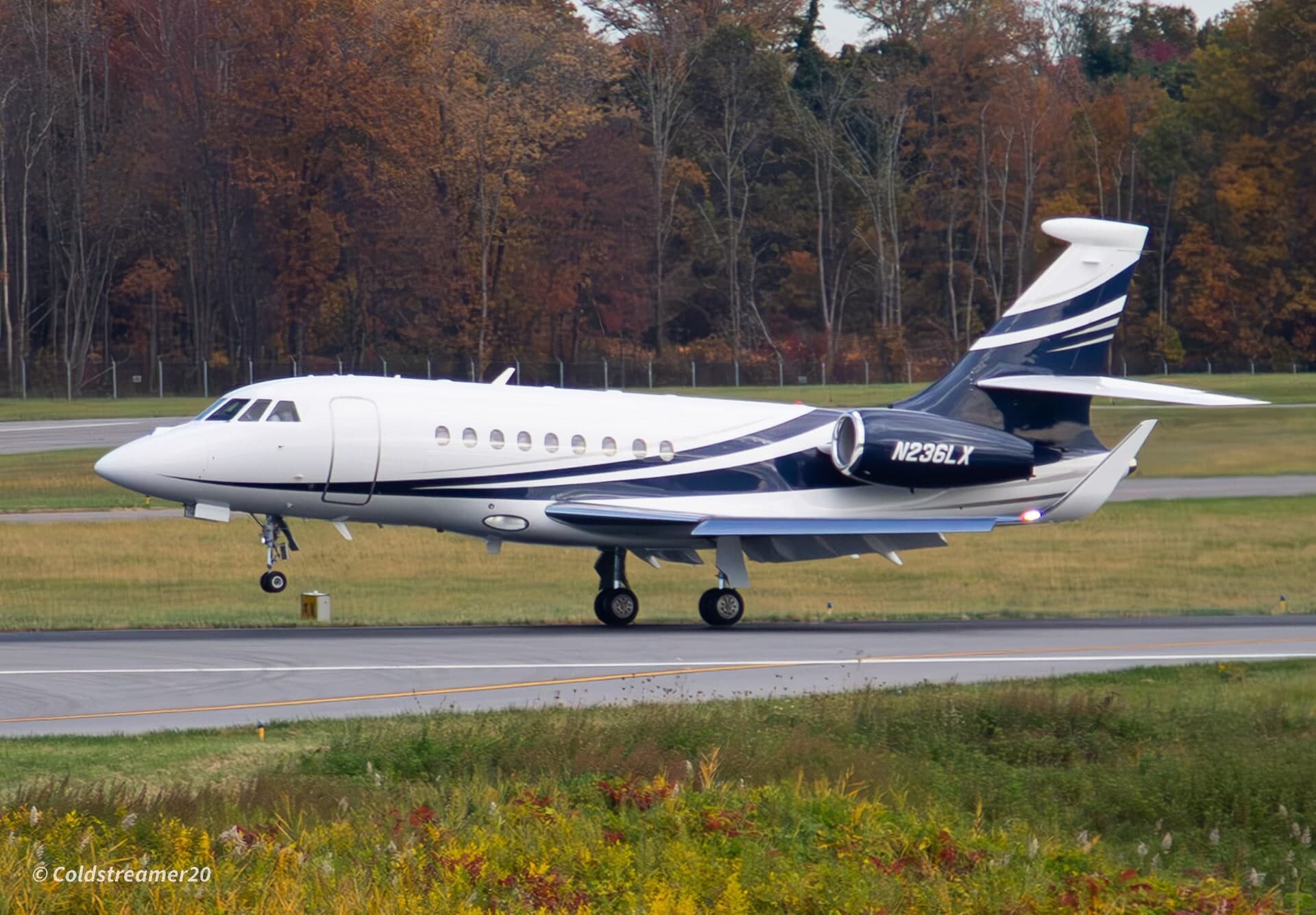 N236LX — Business jet