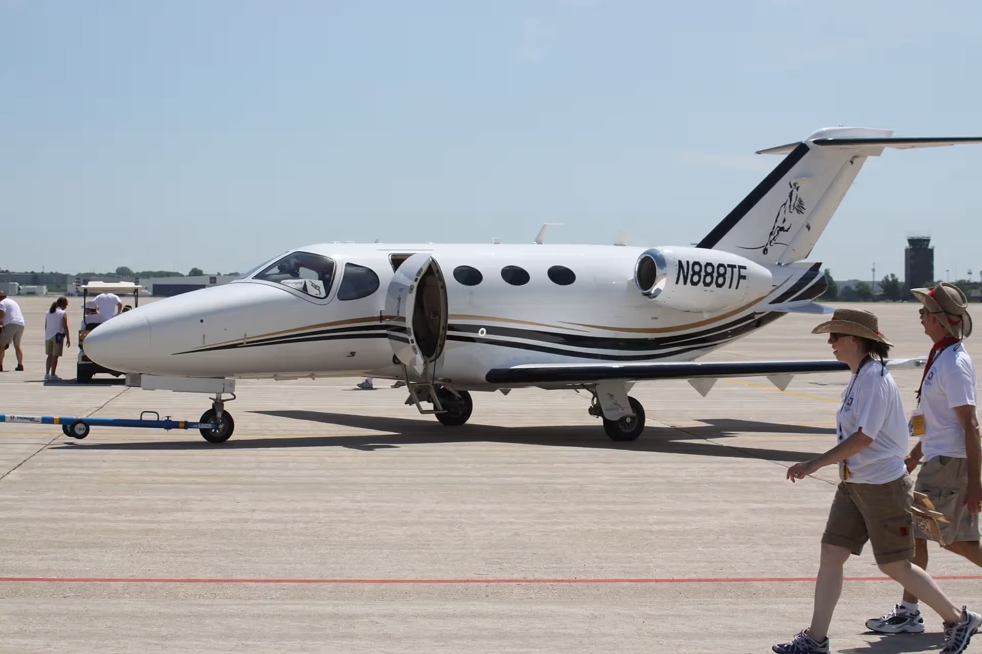N888TF — Business jet