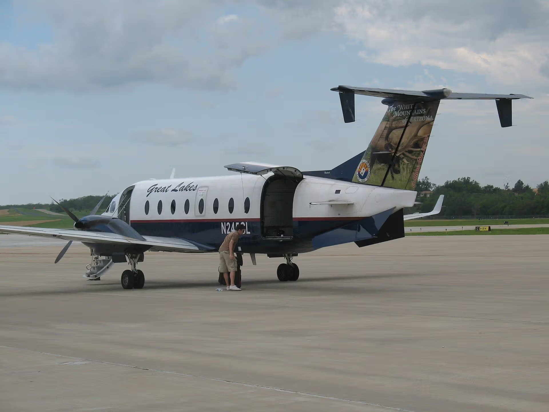 N245GL — Beech at Manhattan Regional Airport
