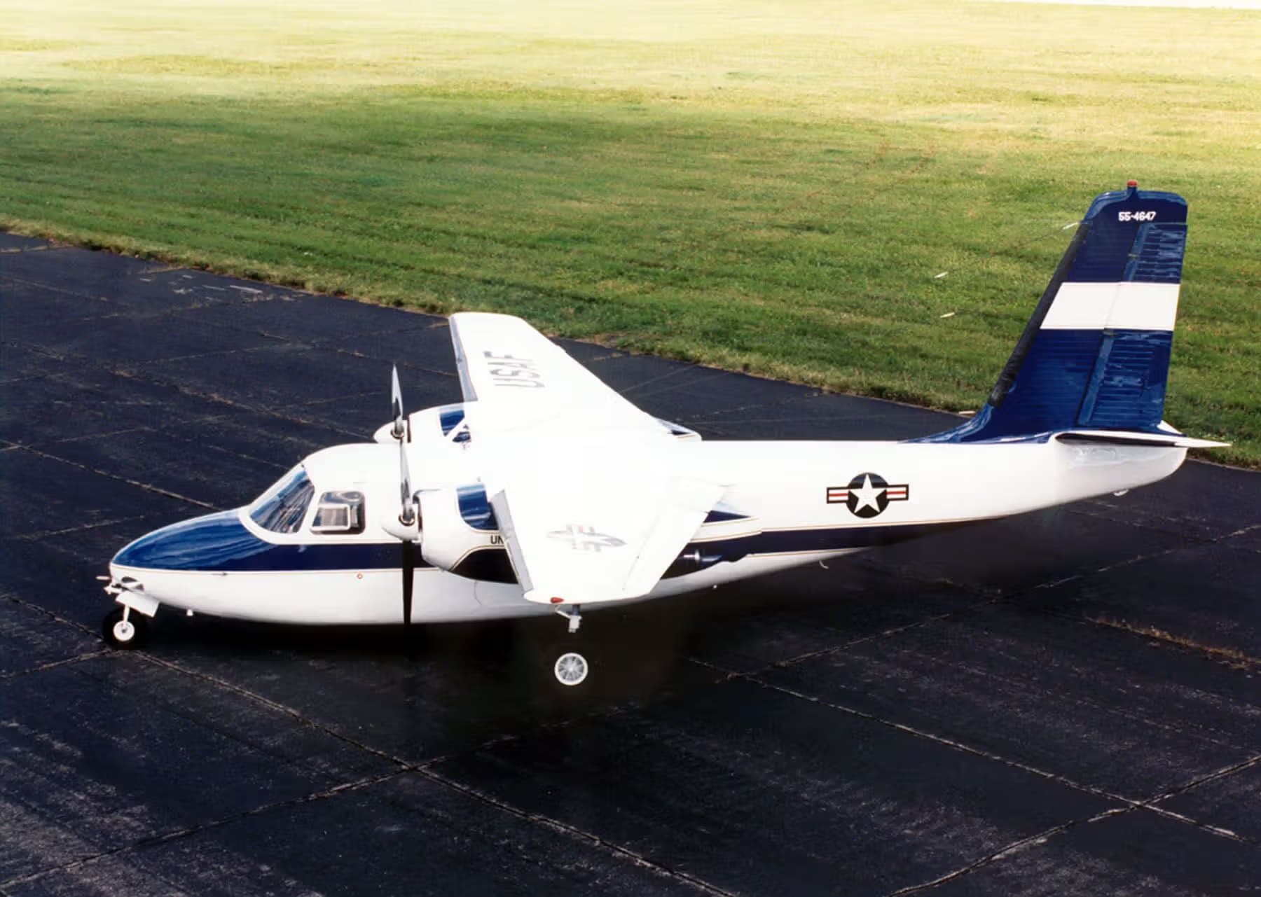 Unidentified — Twin-engine aircraft