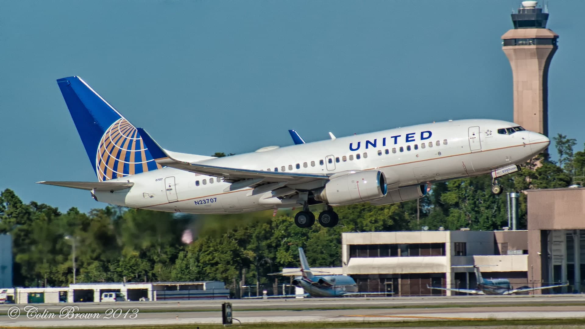N23707 — Twin-engine aircraft