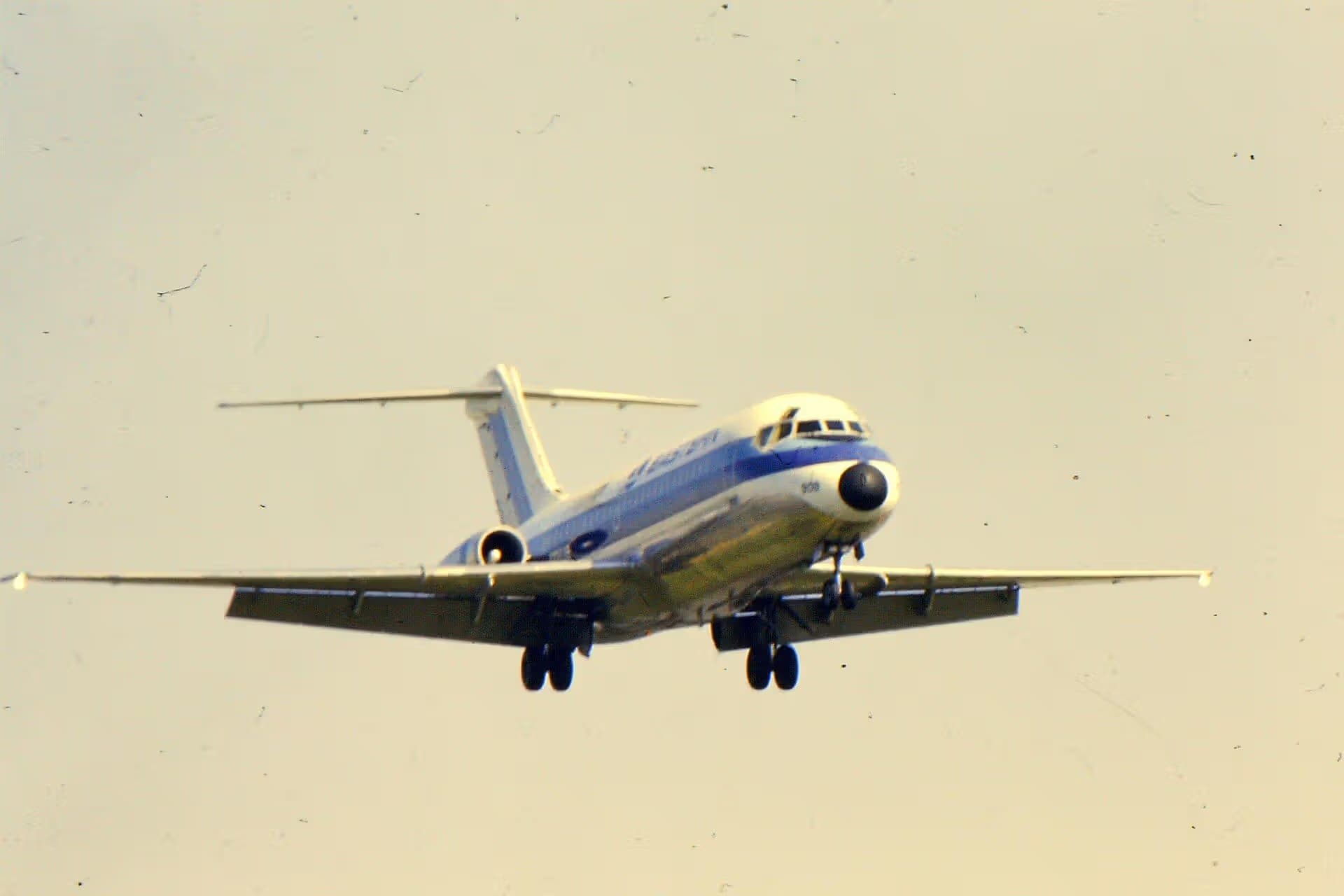 N8909E — Aircraft