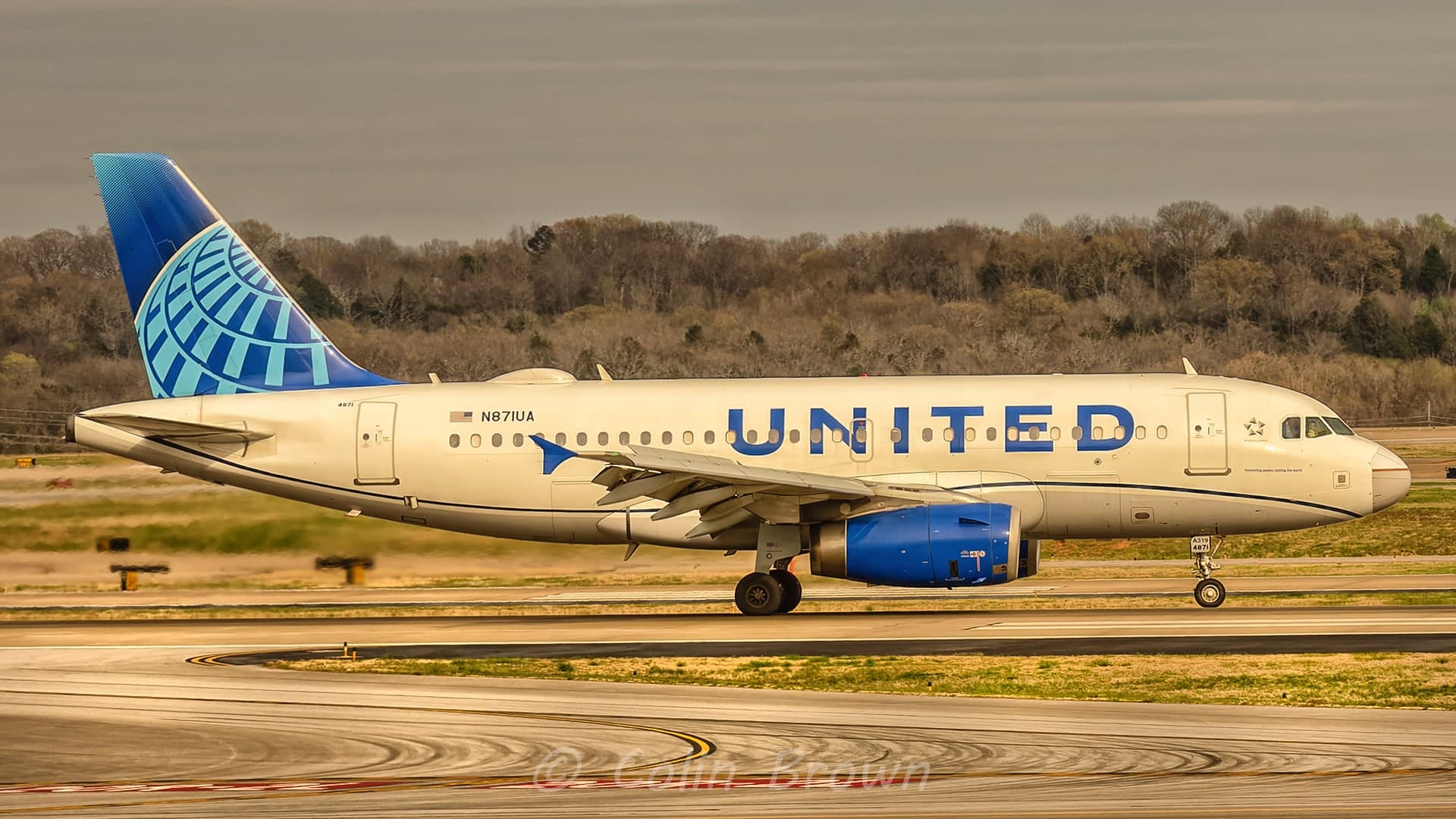 N871UA — Airbus