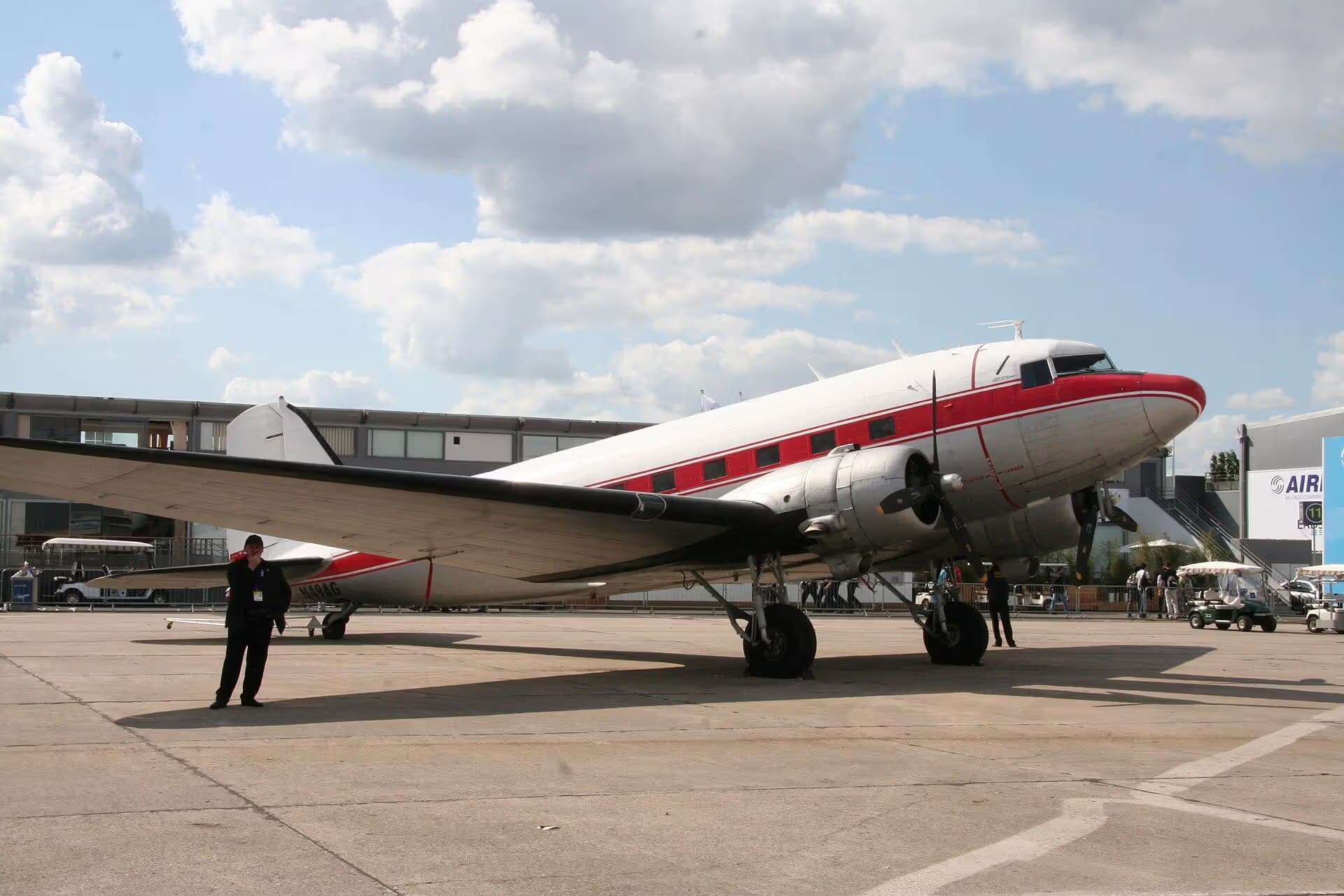 N49AG — Douglas