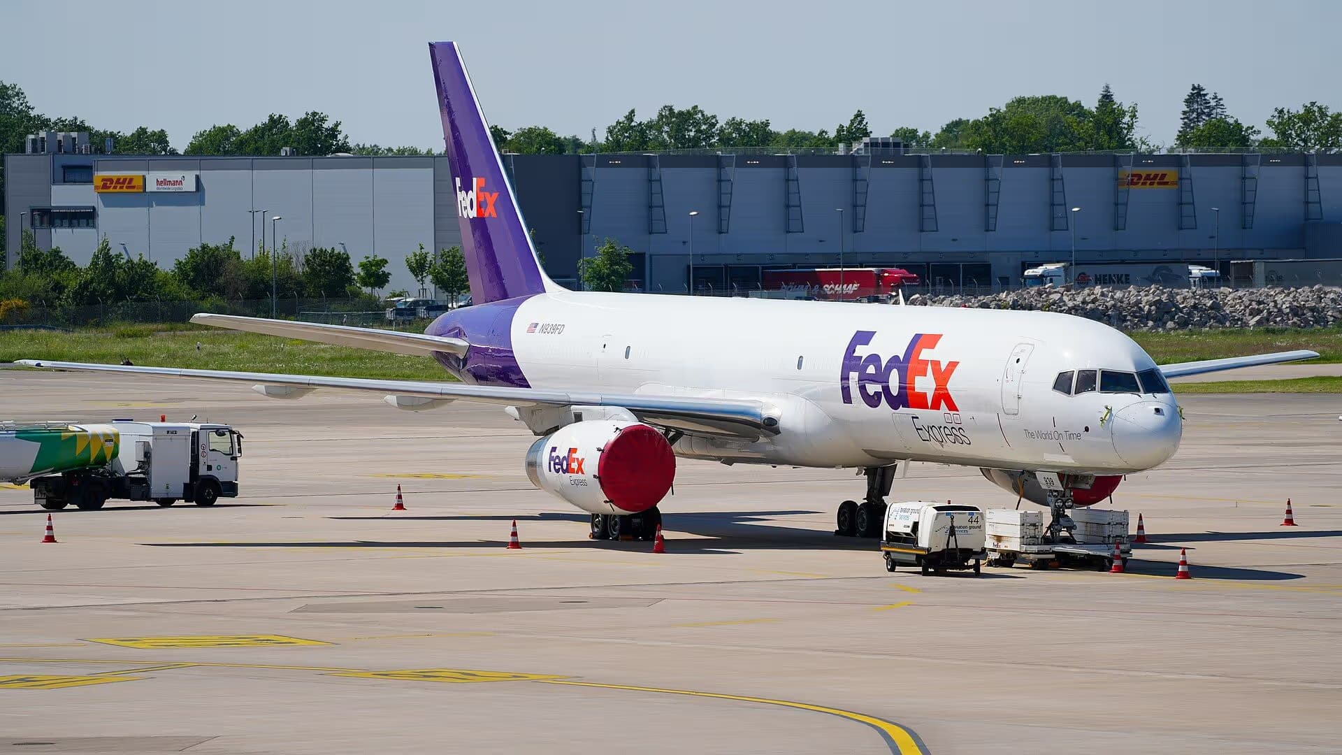 N939FD — Twin-engine aircraft at Hannover Airport