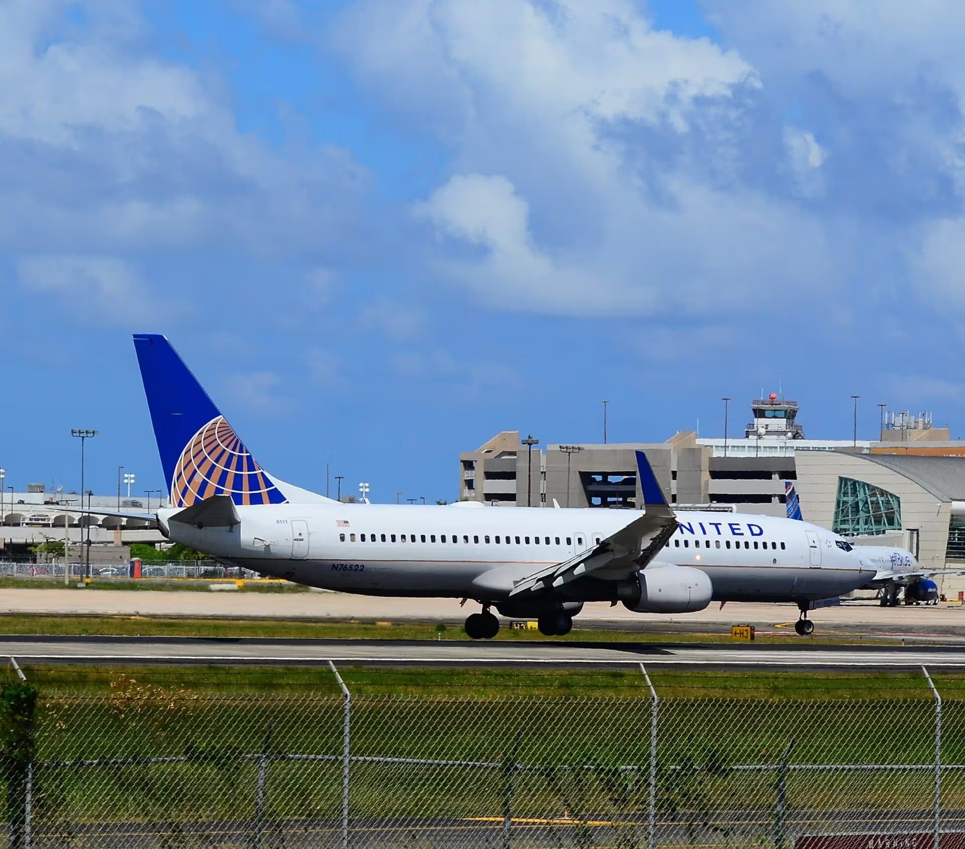 N76522 — Boeing