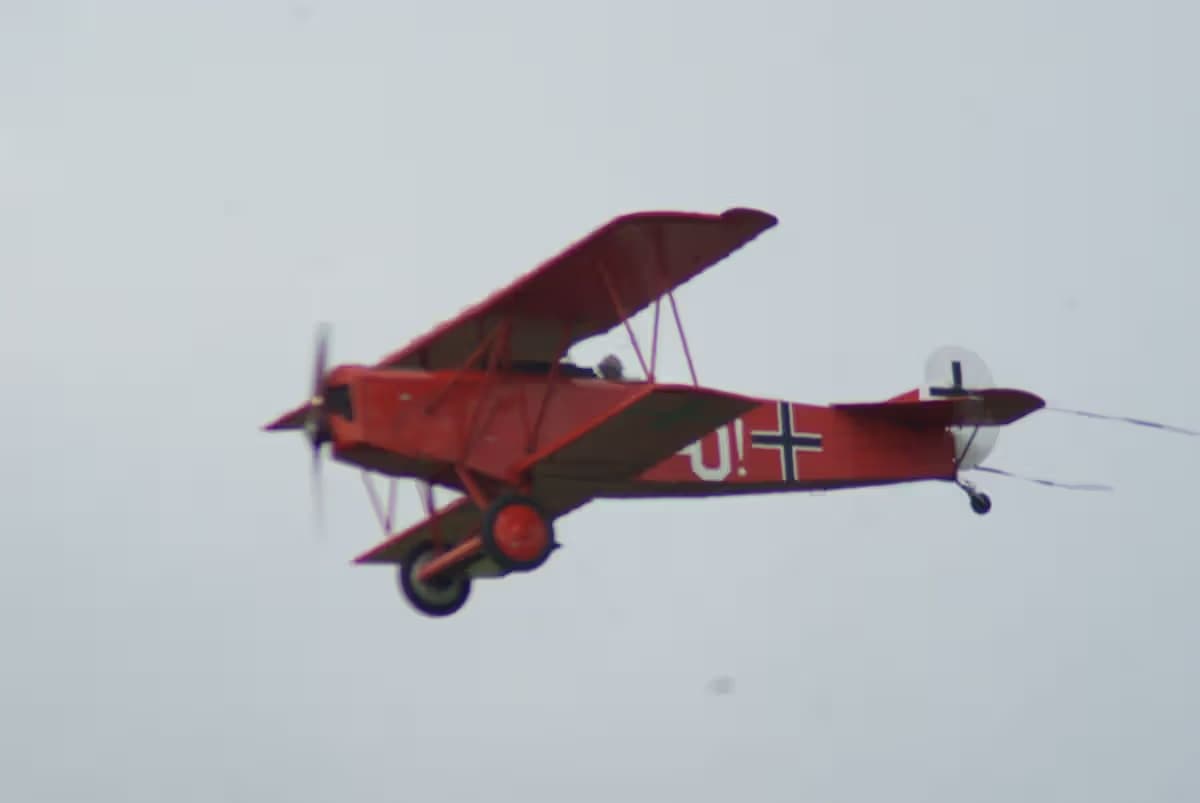Unidentified — Single-engine aircraft