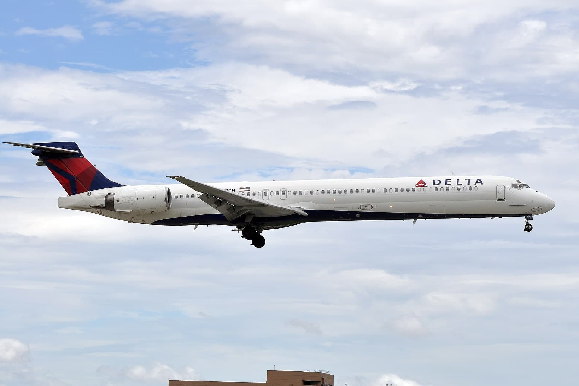 N961DN — Twin-engine aircraft