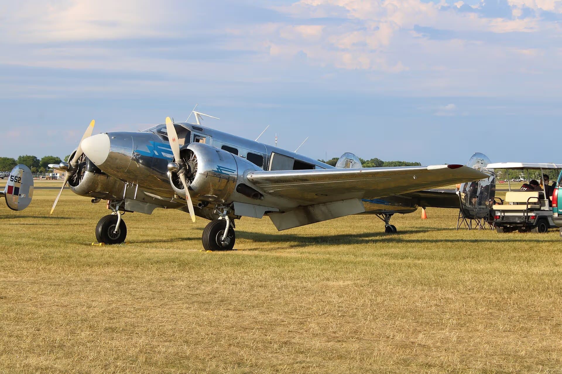 N44638 — Twin-engine aircraft