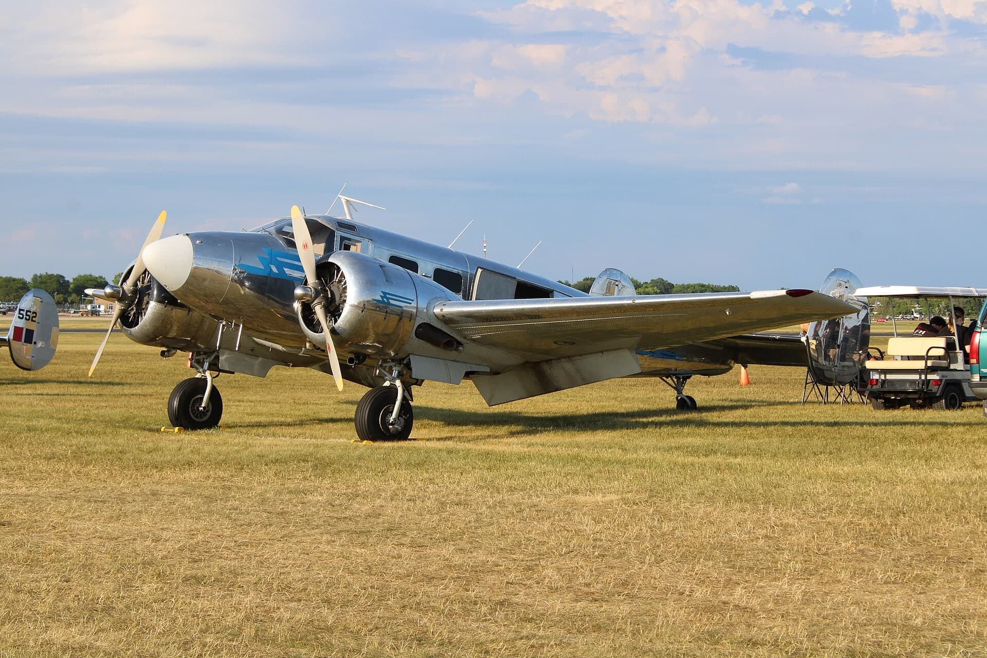 N44638 — Twin-engine aircraft