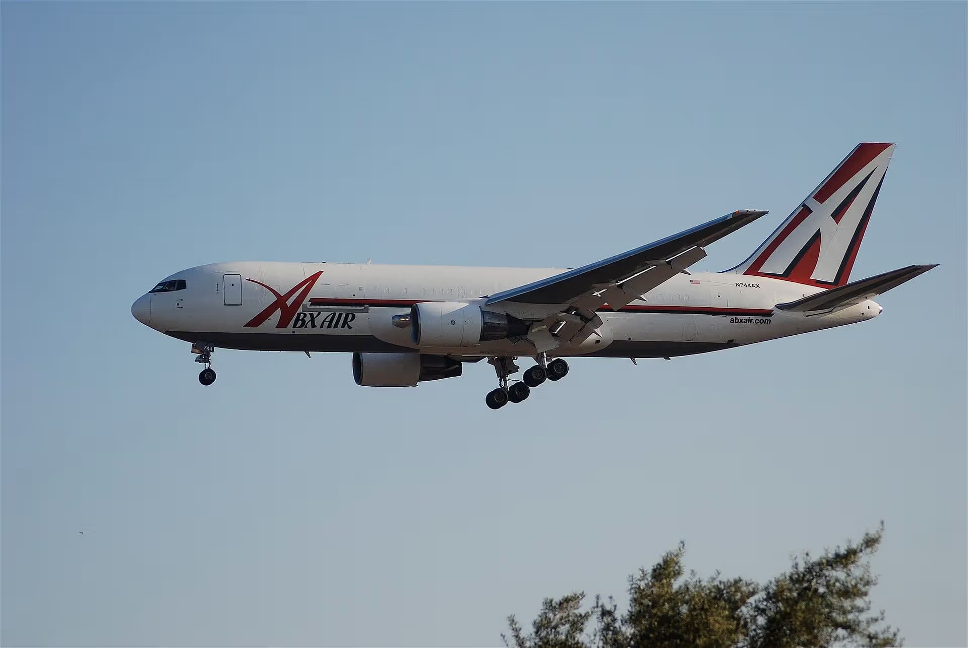 N744AX — Twin-engine aircraft