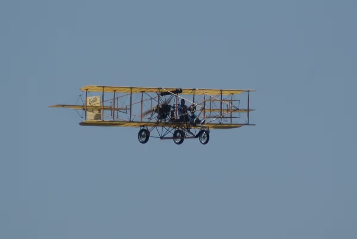 Unidentified — Aircraft