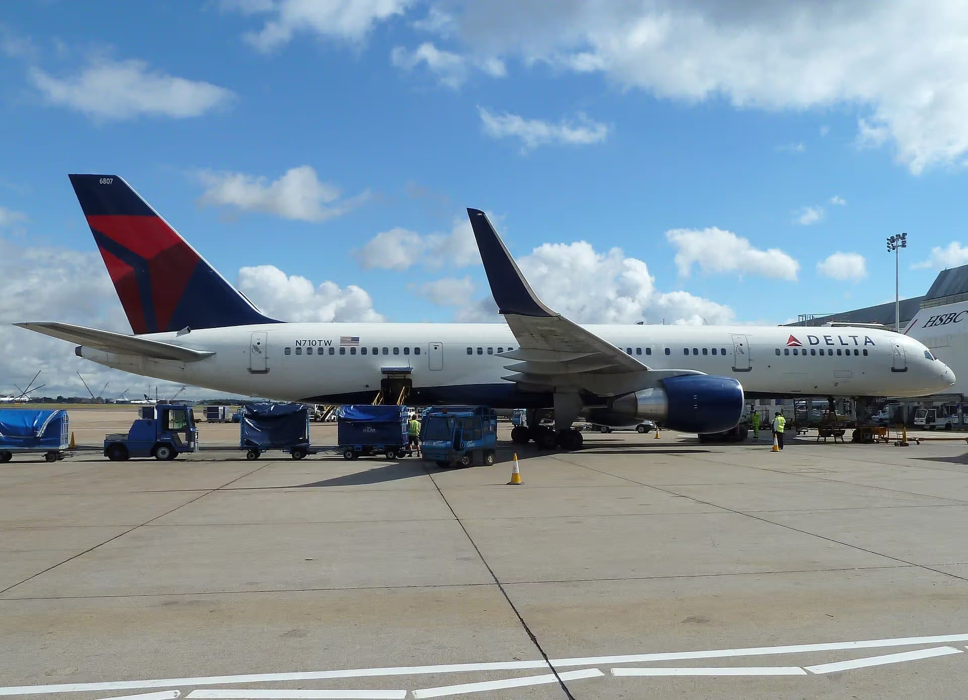 N710TW — Twin-engine aircraft