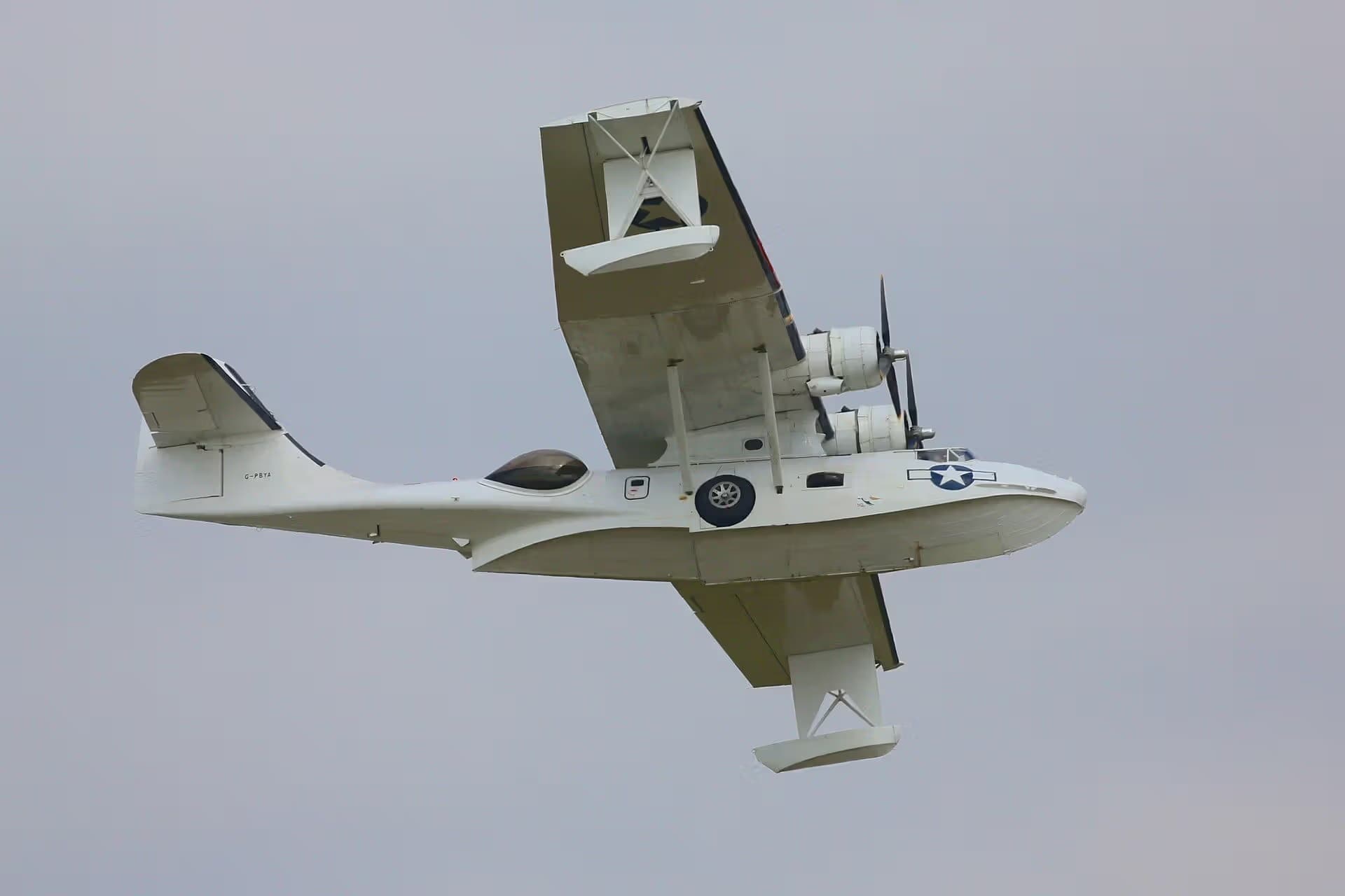 Unidentified — Twin-engine aircraft