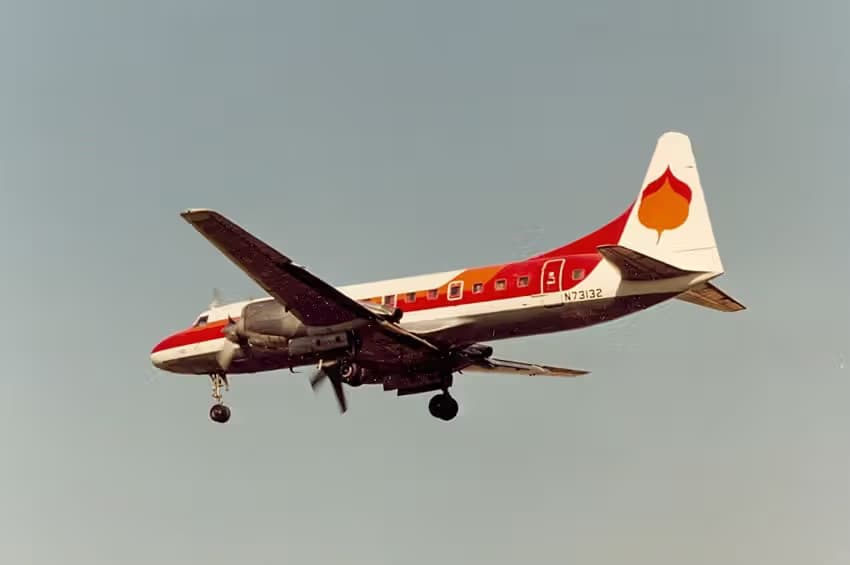 N73132 — Twin-engine aircraft