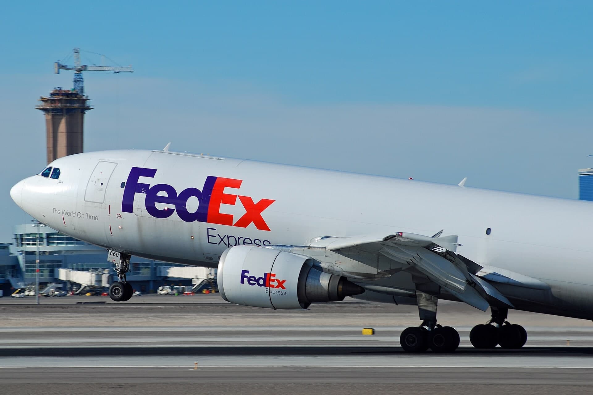N660FE — Twin-engine aircraft