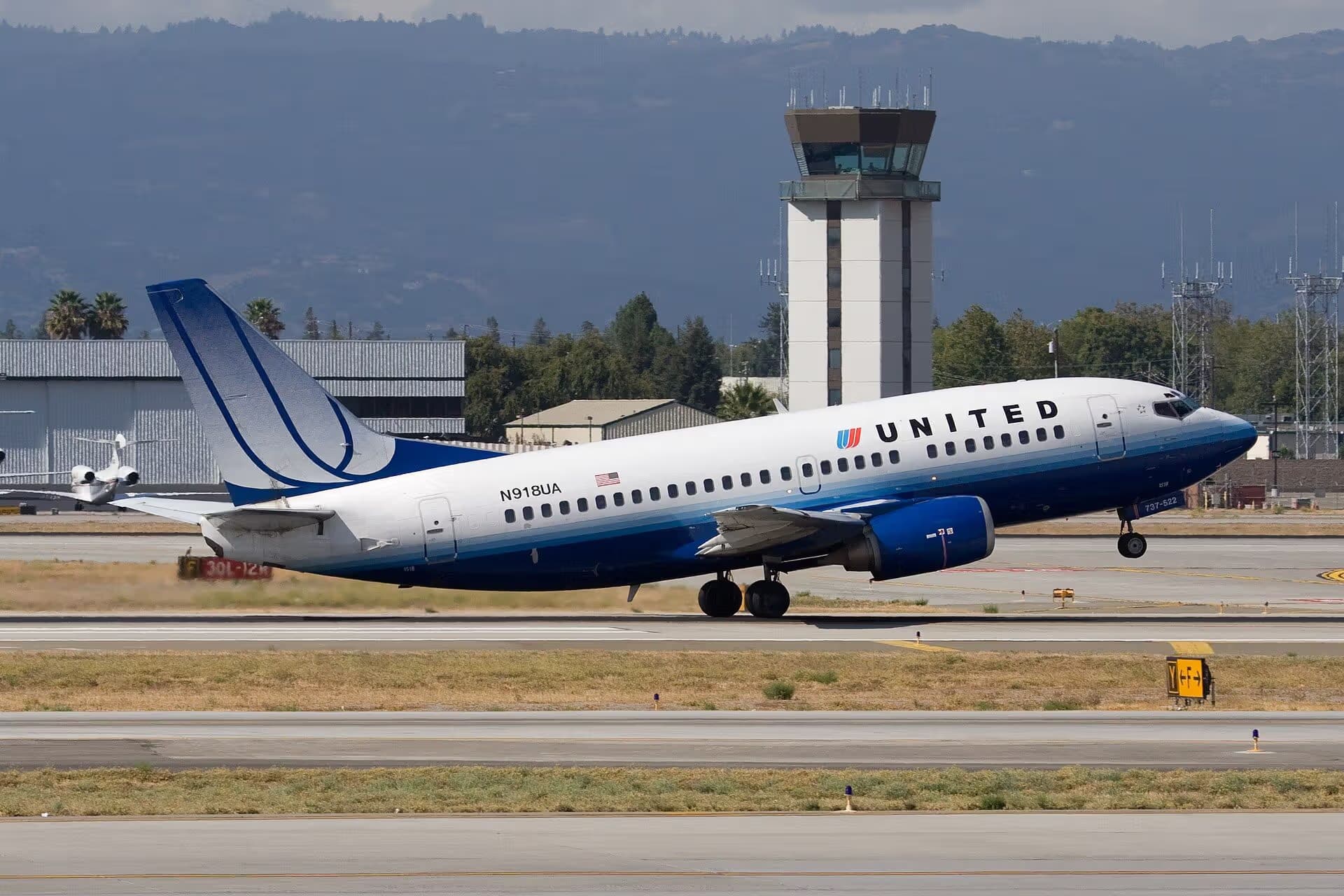 N918UA — Boeing