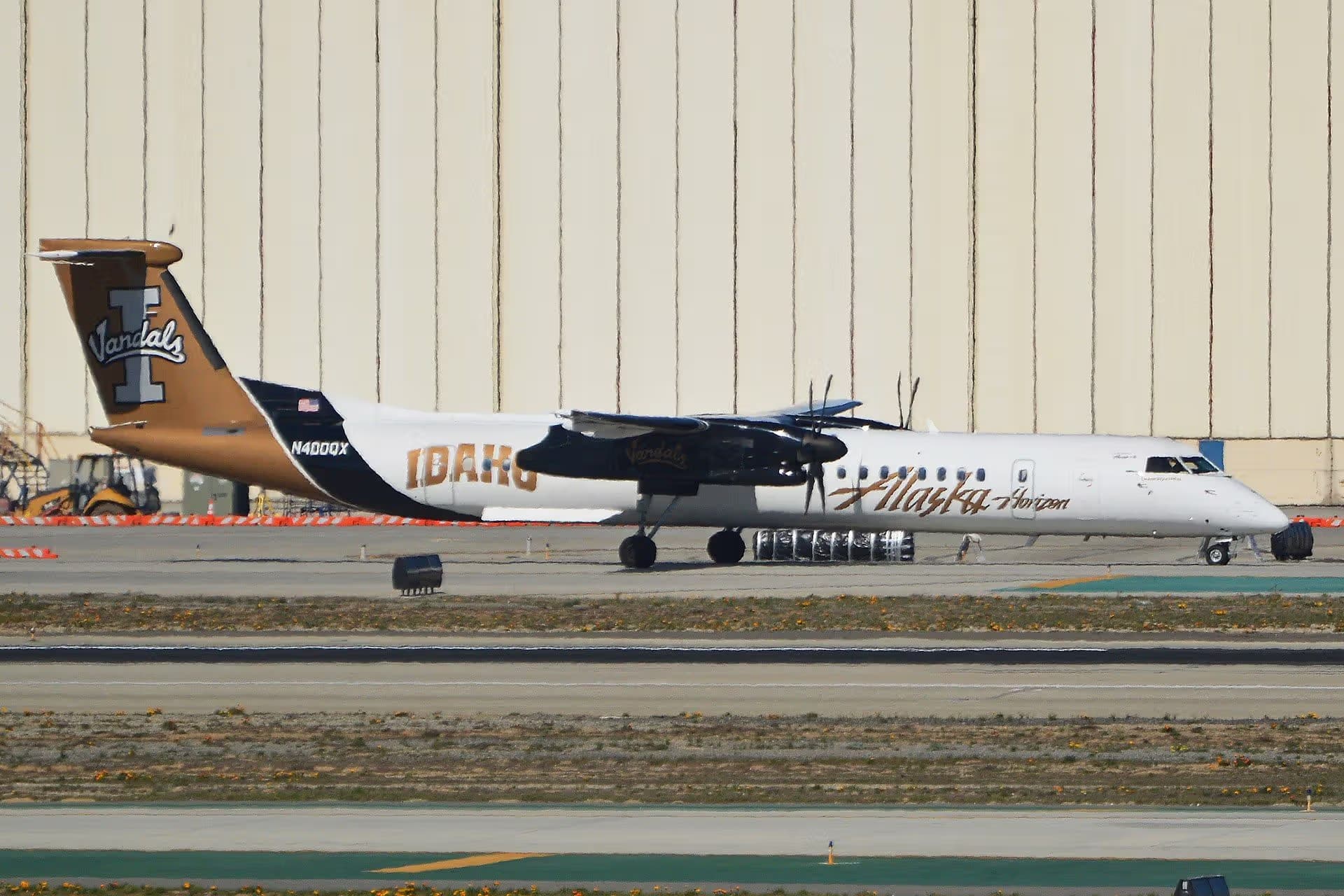 N400QX — Bombardier