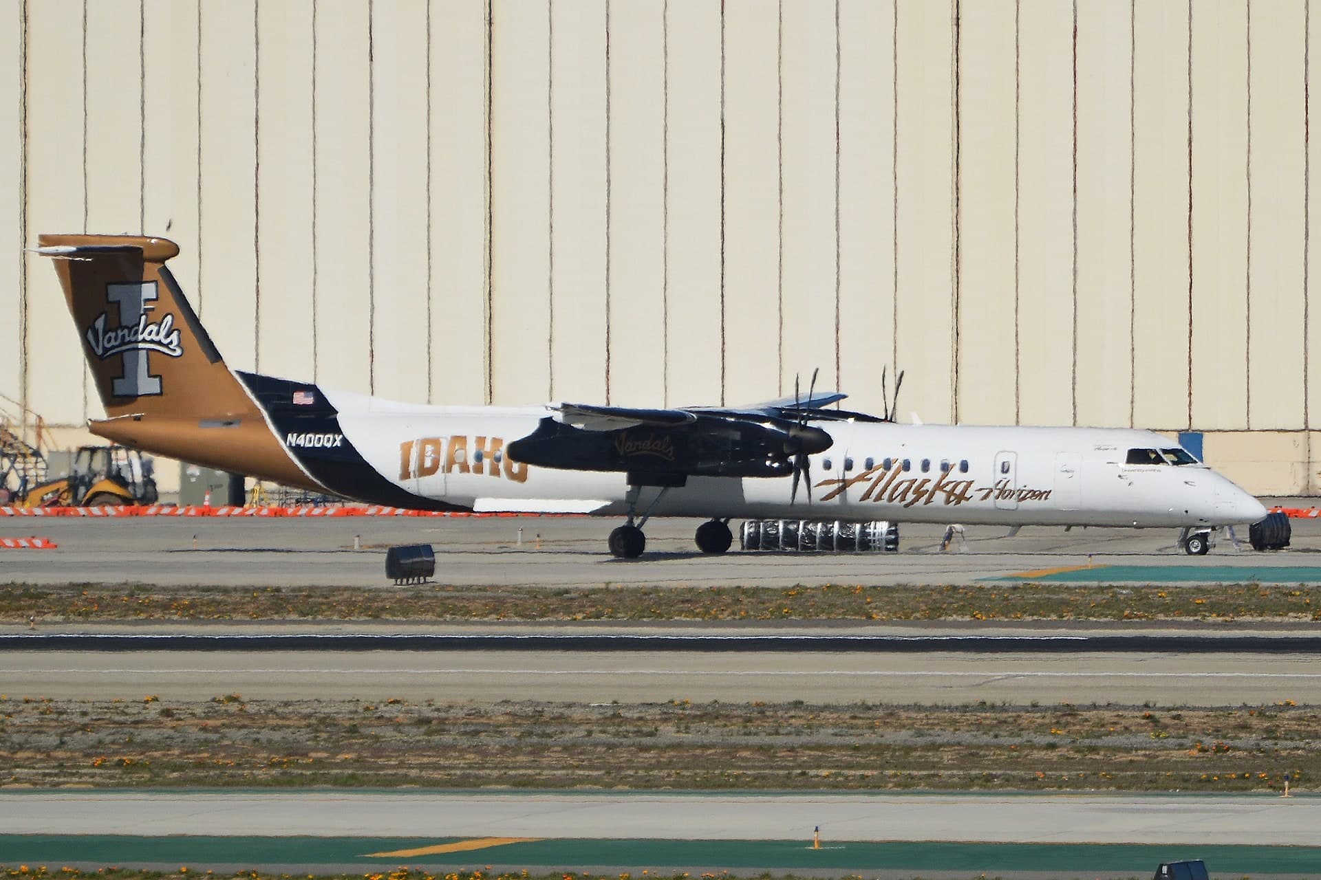 N400QX — Bombardier