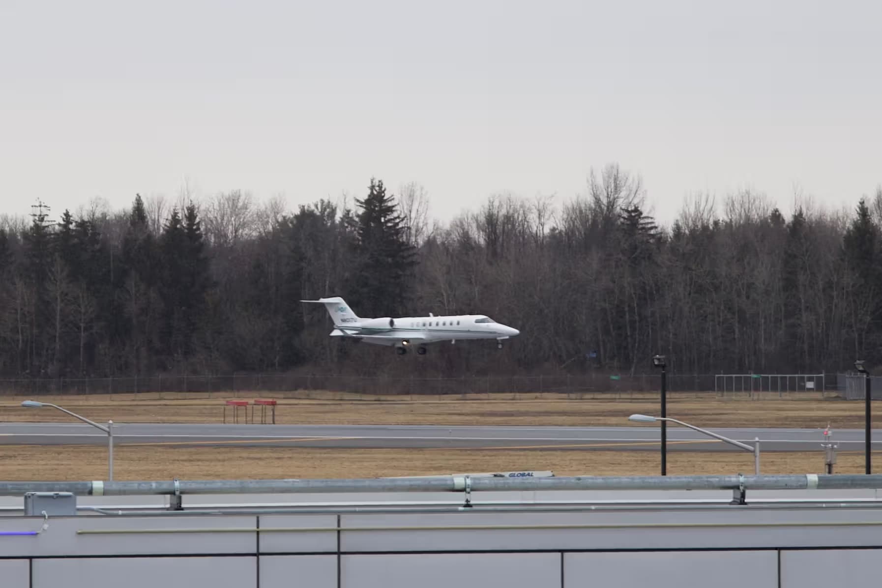 N8017U — Business jet