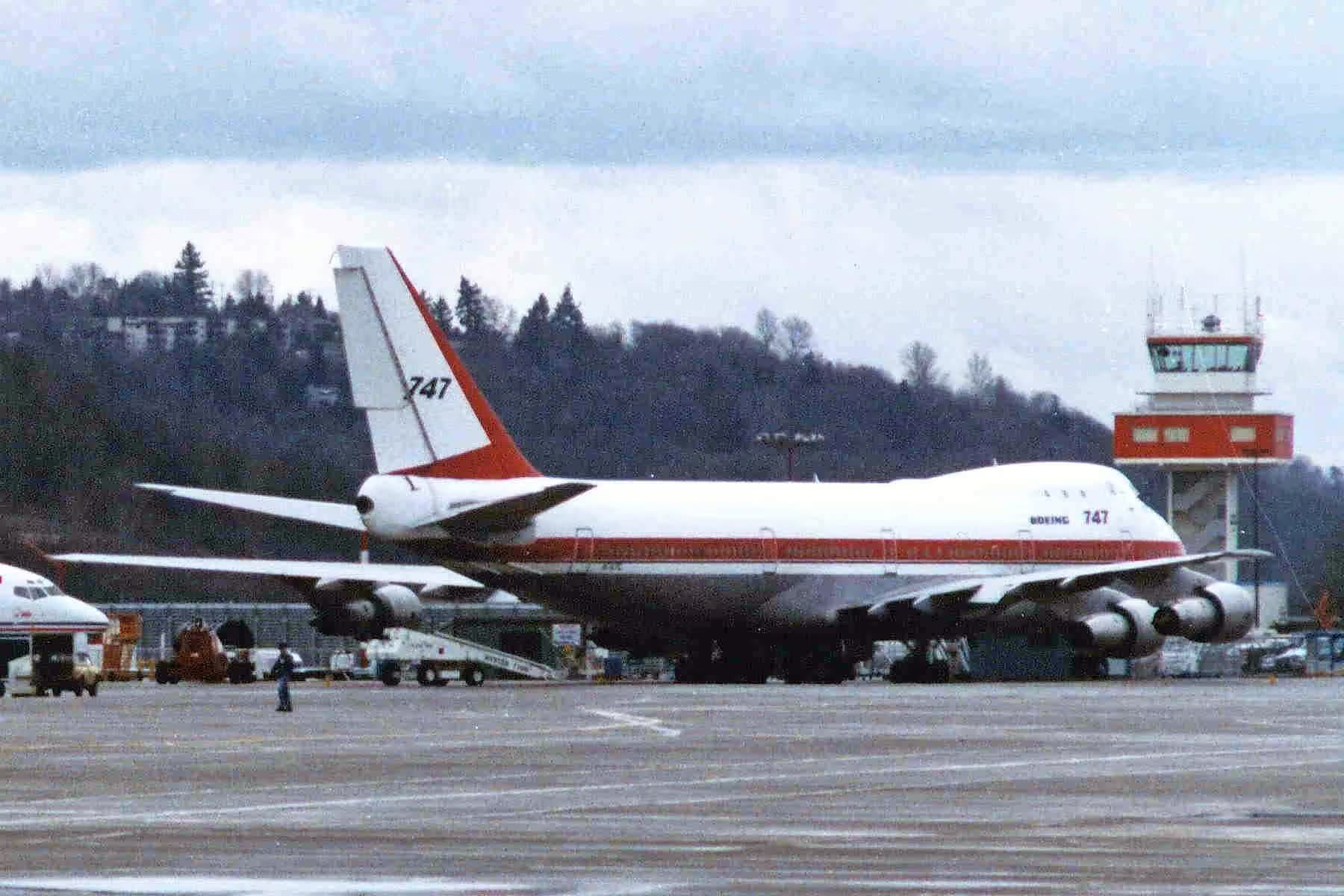 N747 — Boeing