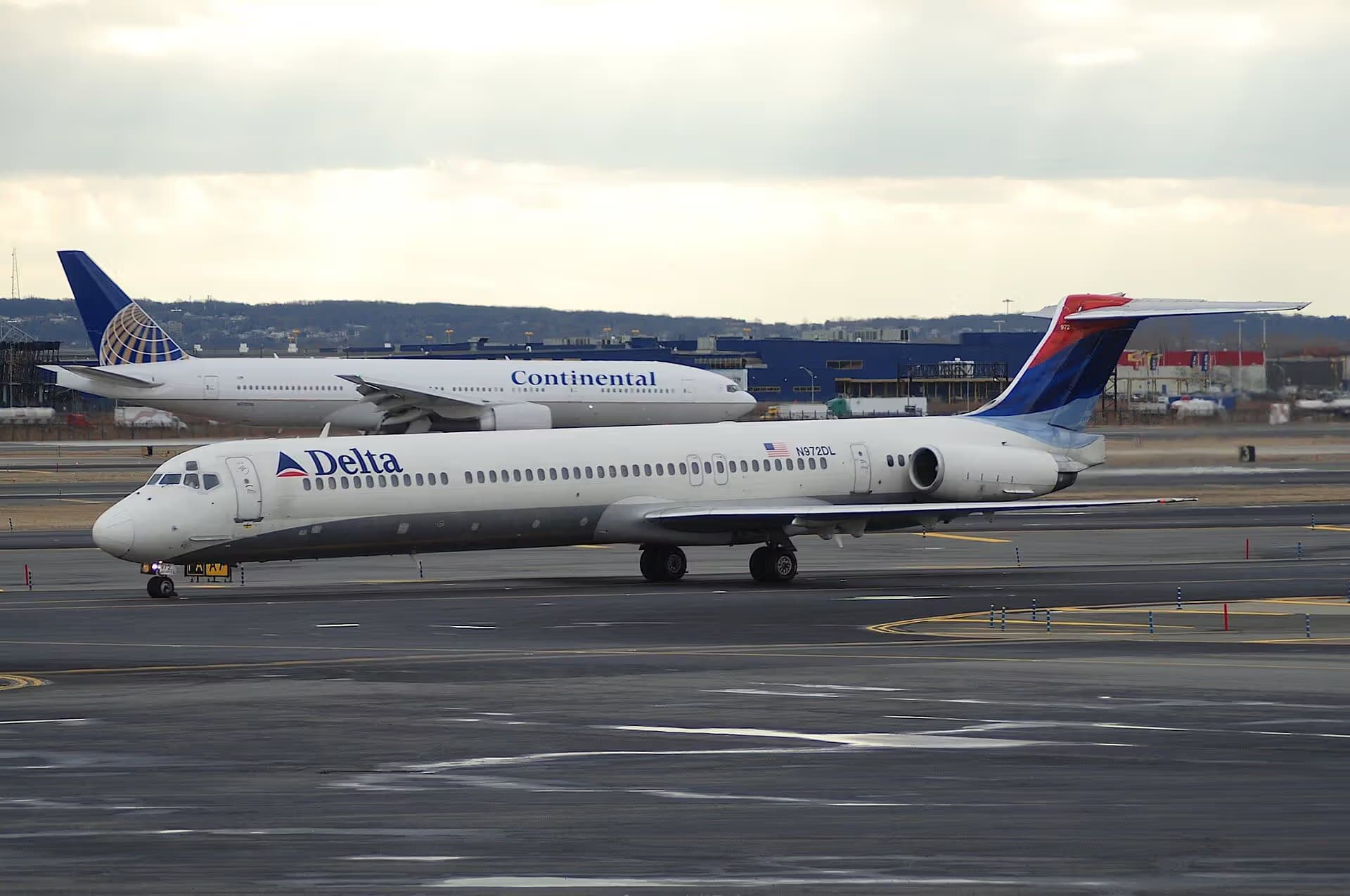 N972DL — Douglas