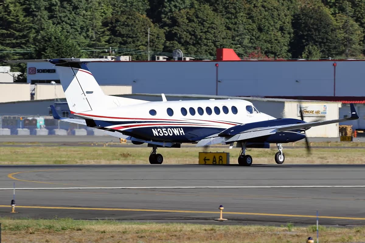 N350WH — Twin-engine aircraft