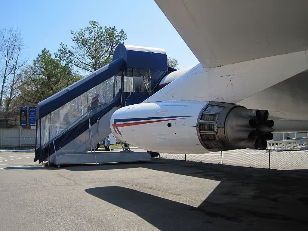 Unidentified — Business jet