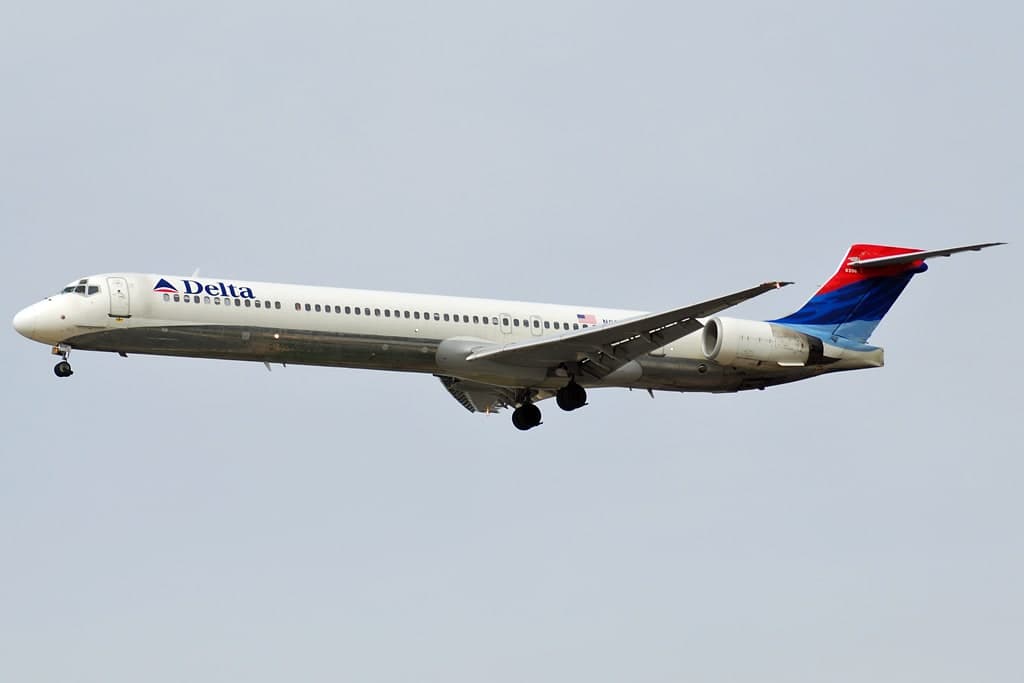 N906DA — Douglas