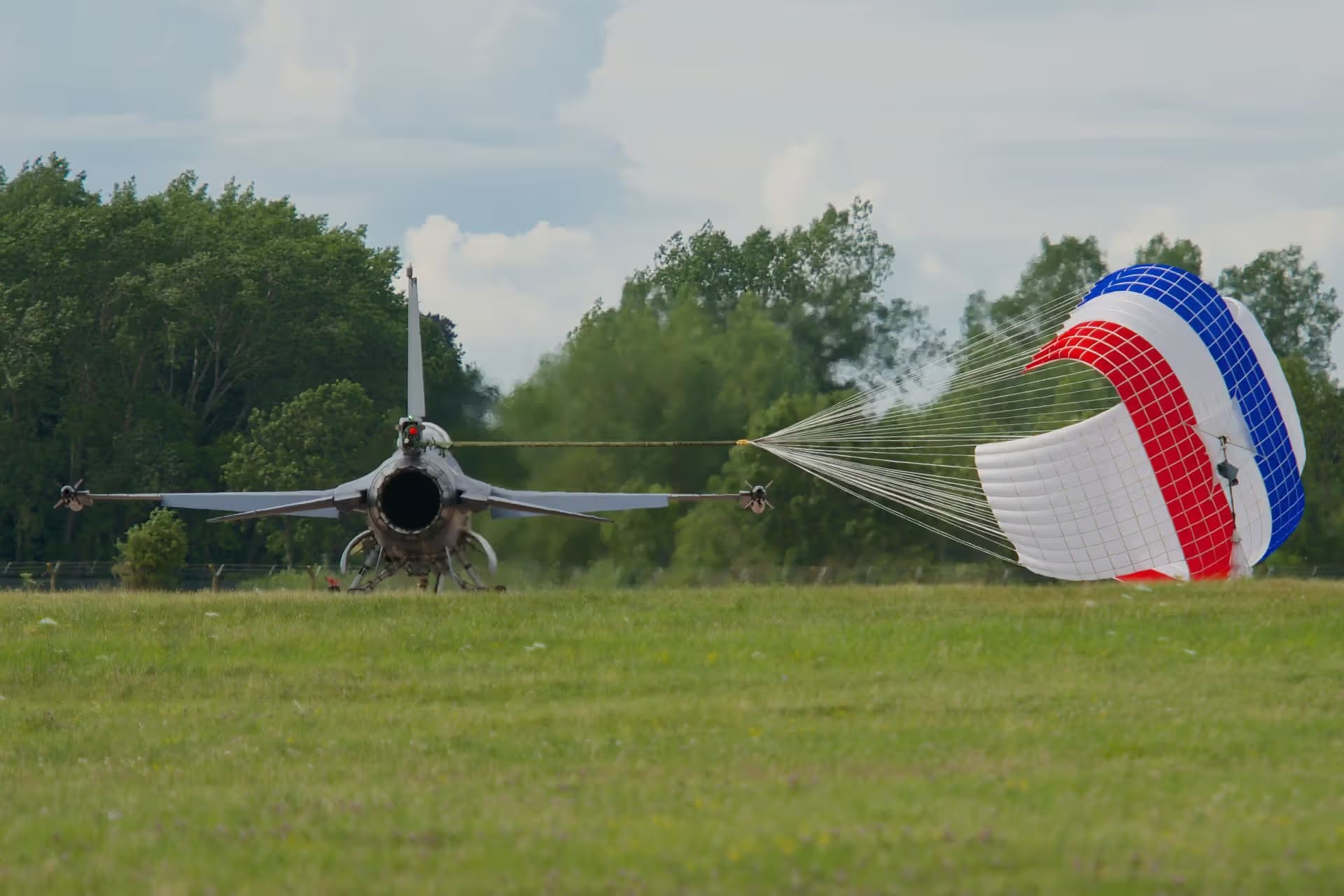 Unidentified — Single-engine aircraft