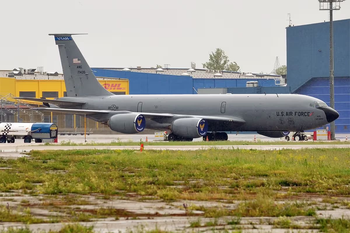 Unidentified — Boeing