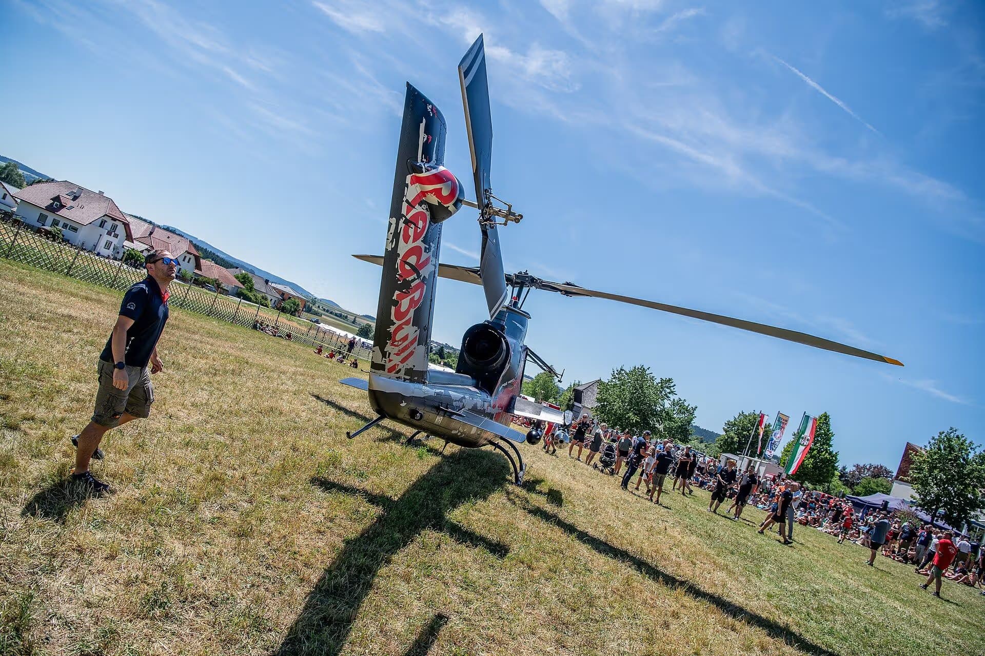 N11FX — Helicopter