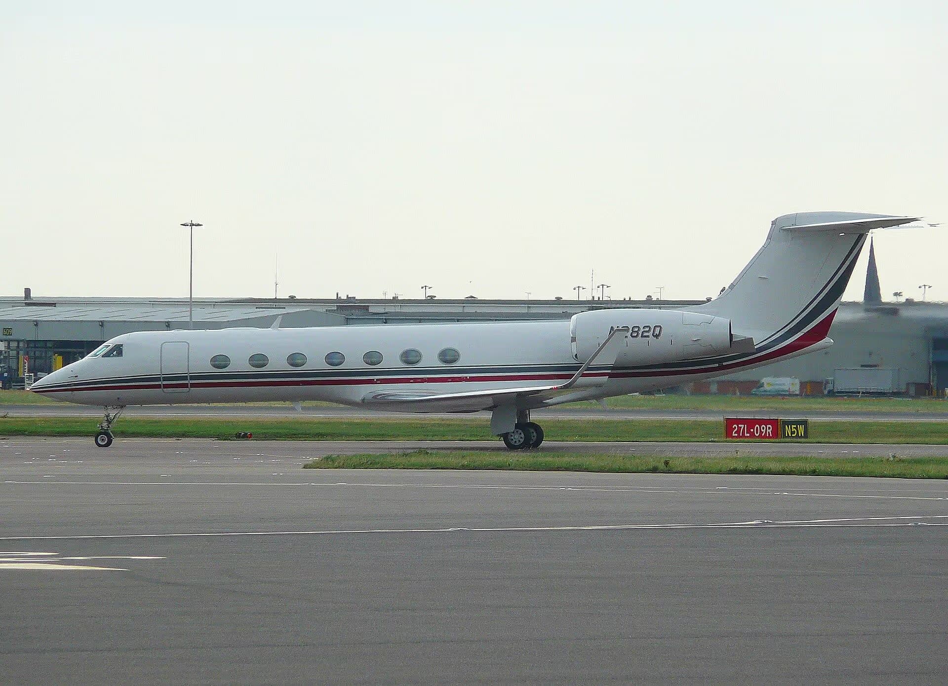 N282Q — Business jet