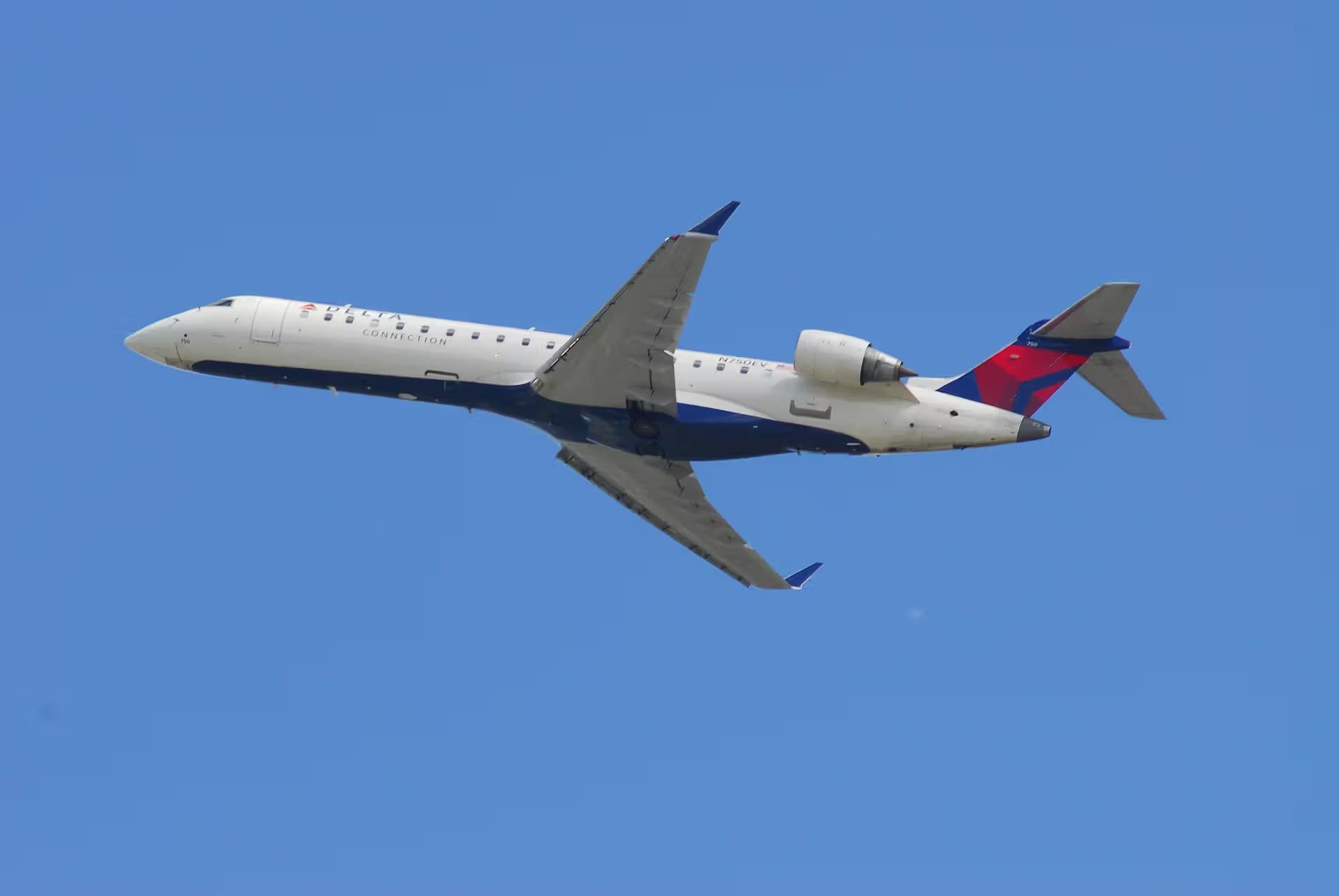 N750EV — Twin-engine aircraft